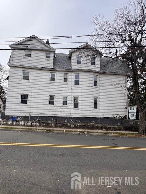 186 Linden Avenue - Photo 1