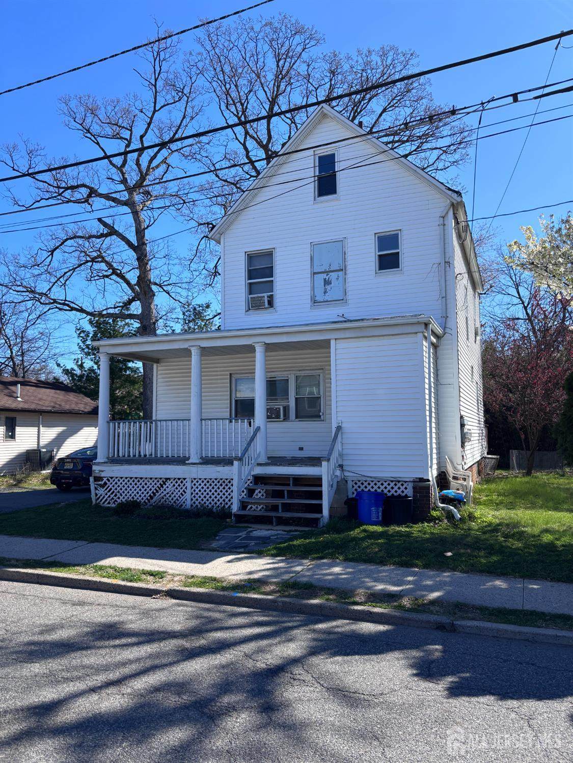 211 11 Avenue - Photo 1