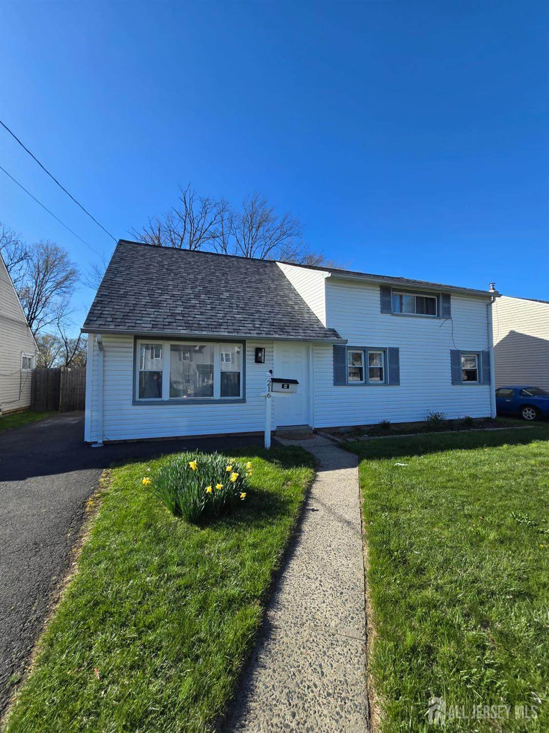 216 Bloomfield Avenue - Photo 1