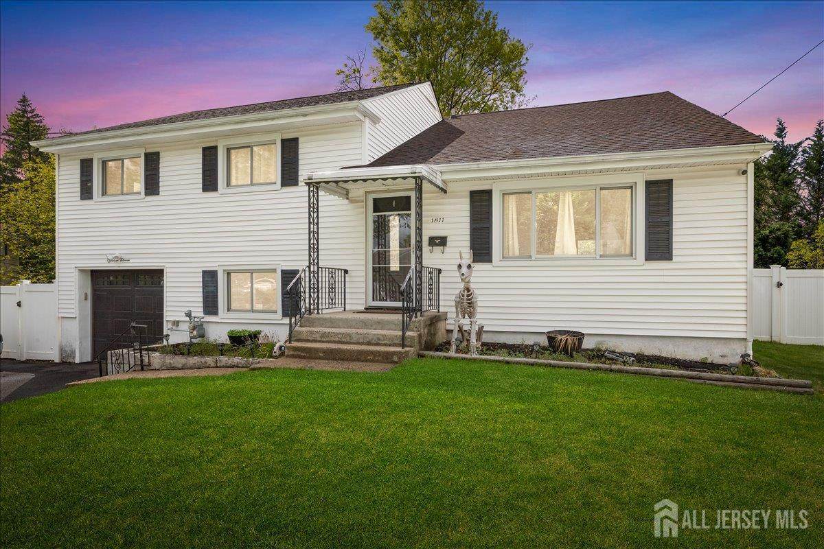 1811 Verona Avenue - Photo 1
