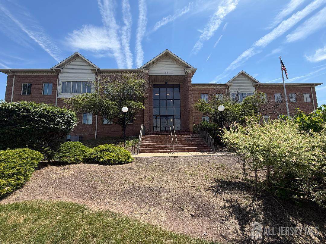 515 Plainfield Avenue - Photo 1
