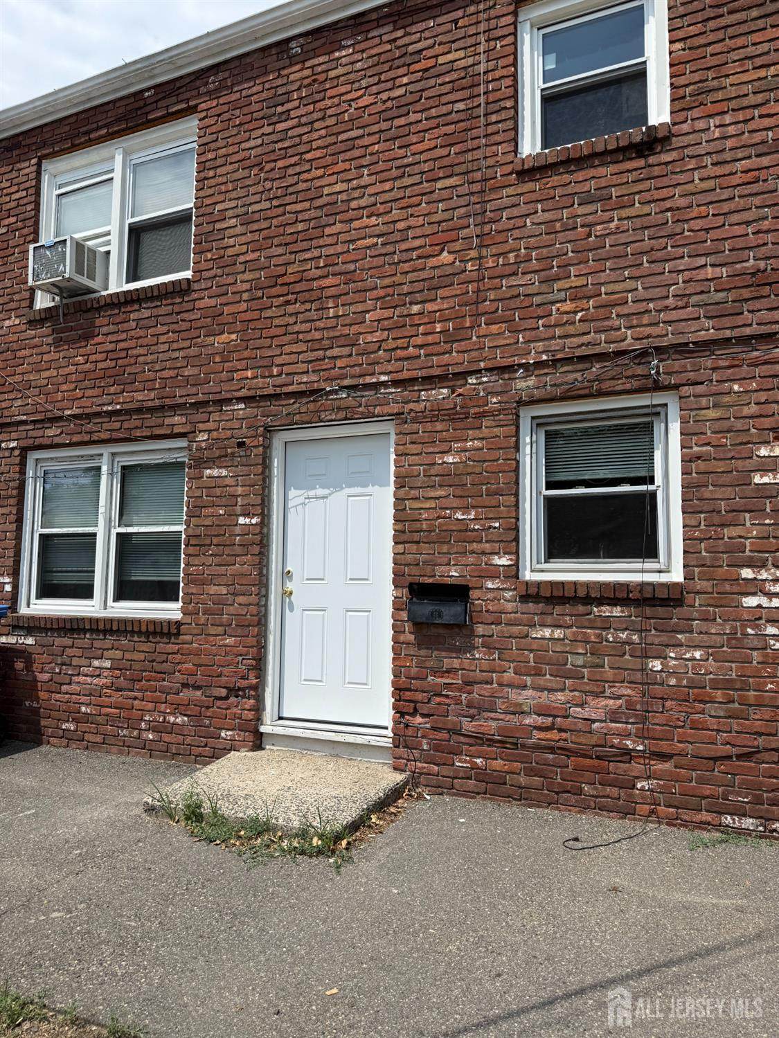 205 Benjamin Avenue - Photo 1