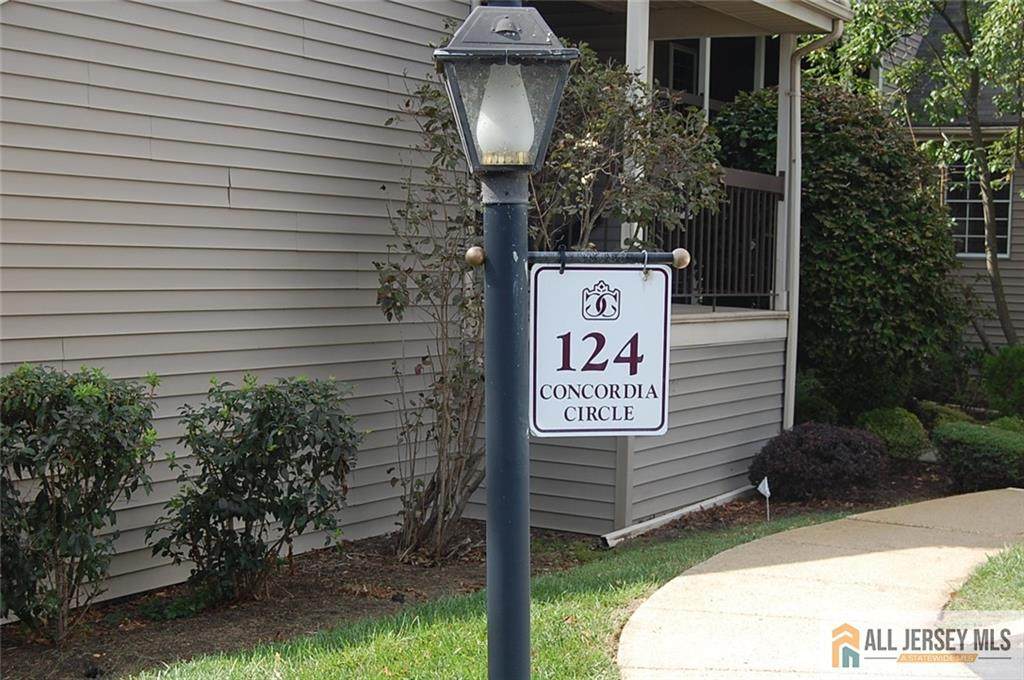 124 Concordia Circle - Photo 1