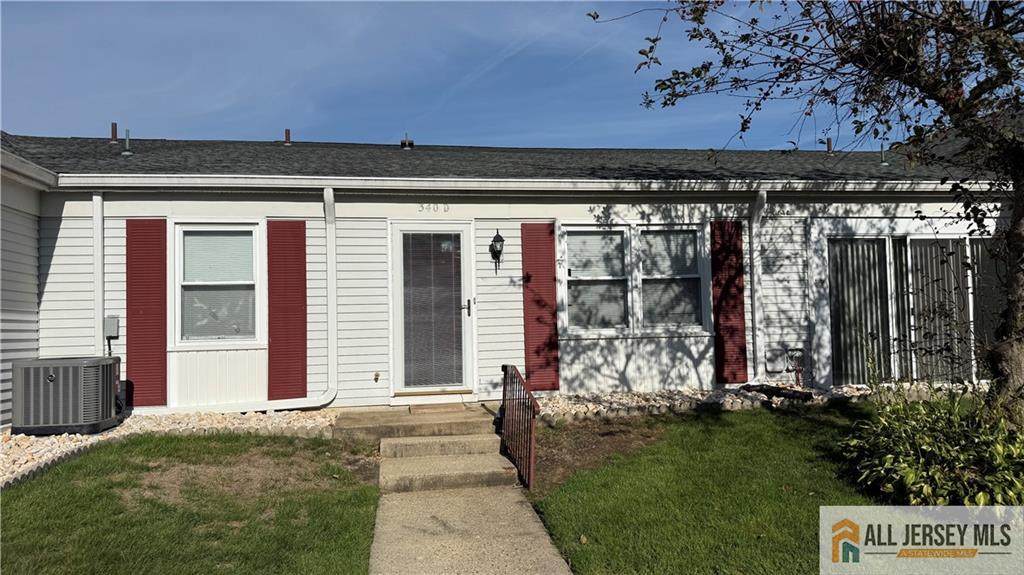 340 Narragansett Lane - Photo 1