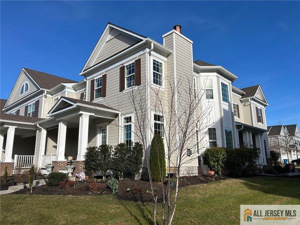 30 Hamilton. Drive - Photo 1