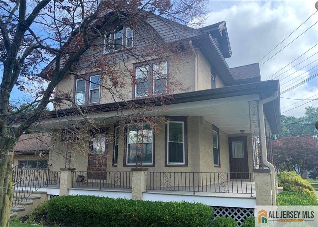 0-1072-107 Parkway Avenue - Photo 1