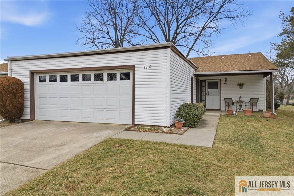 96 Salix Plaza - Photo 1