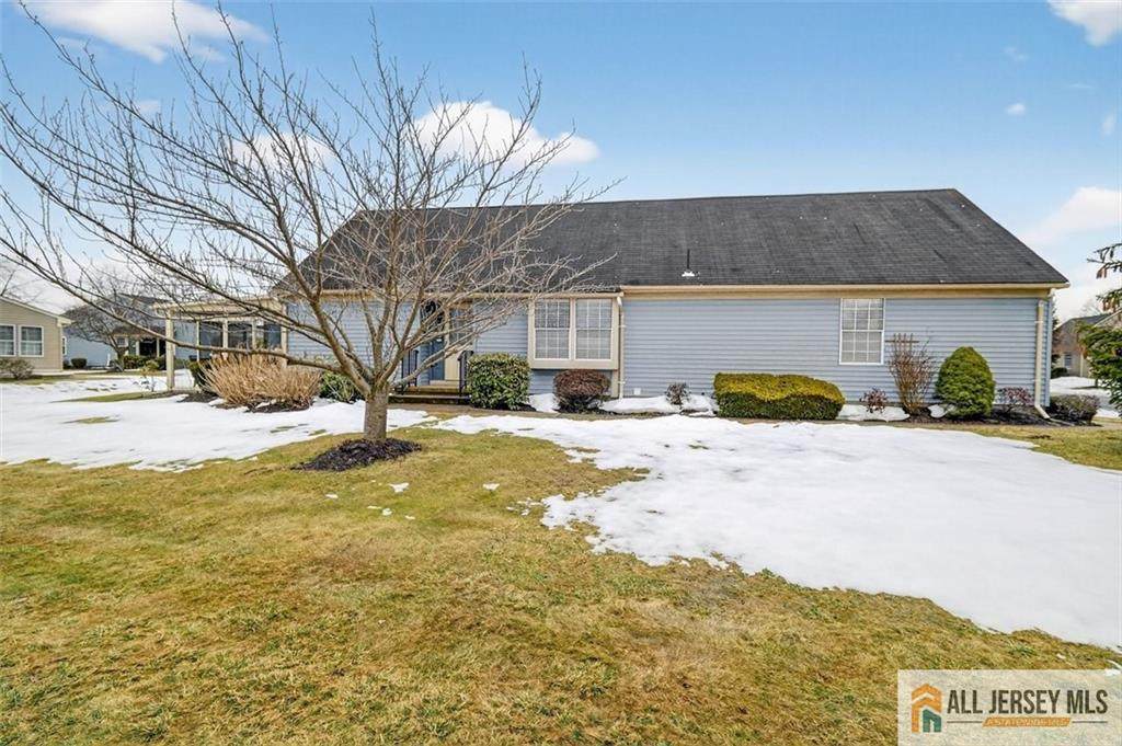 17 George Washington Drive - Photo 1