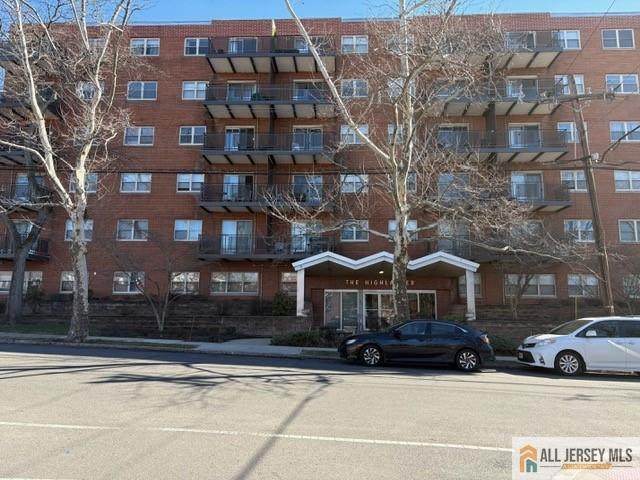 123 Adelaide Avenue - Photo 1
