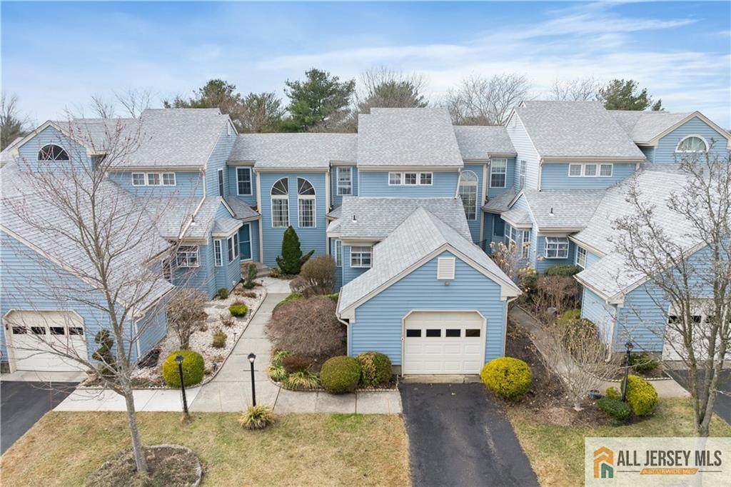 28 Daniel Webster Avenue - Photo 1