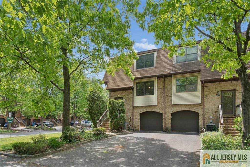 6001 Oaks Boulevard - Photo 1