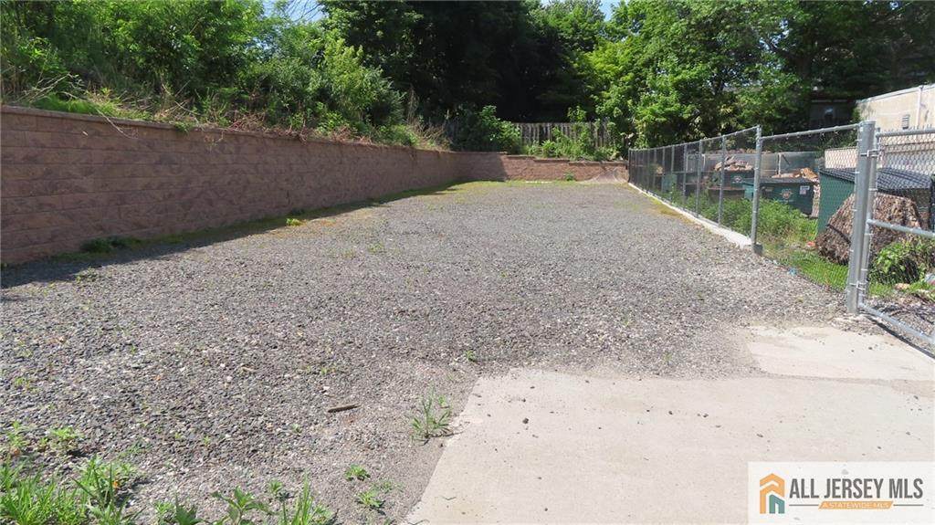 108 Grant Avenue - Photo 1