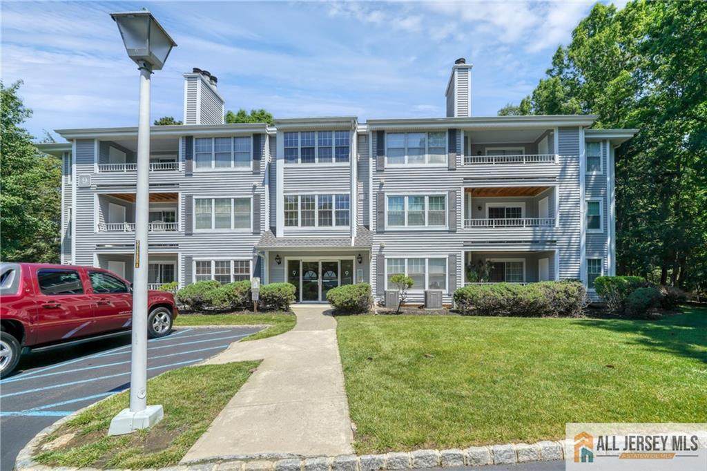 902 Meadow Court - Photo 1