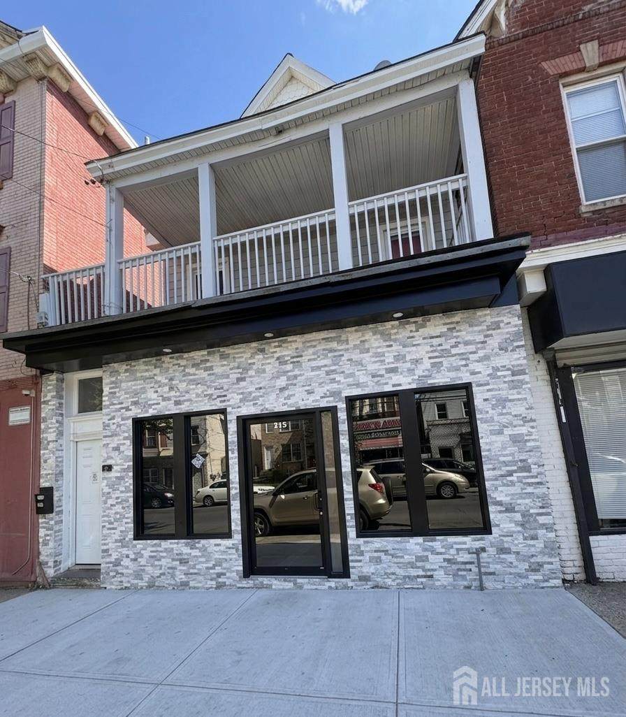 215 Hall Avenue - Photo 1