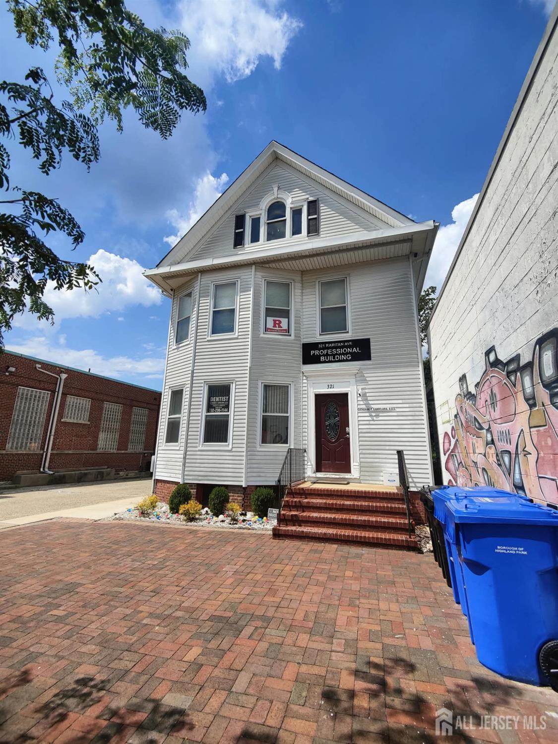 321 Raritan Avenue - Photo 1