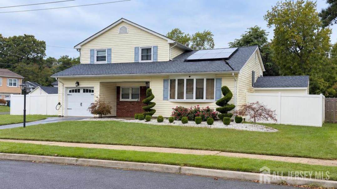 2 Elaine Court - Photo 1
