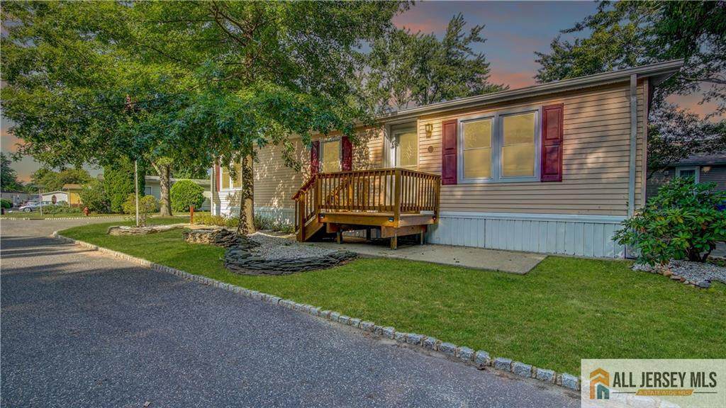 303 Woods End Court - Photo 1