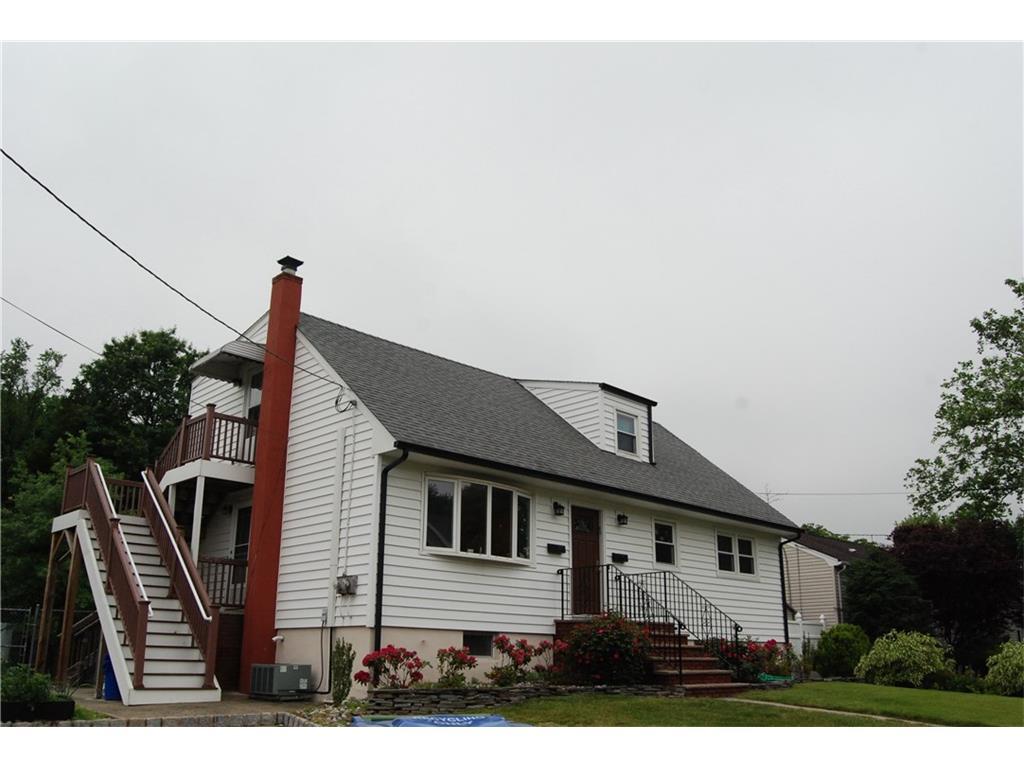 107 Leslie Street - Photo 1