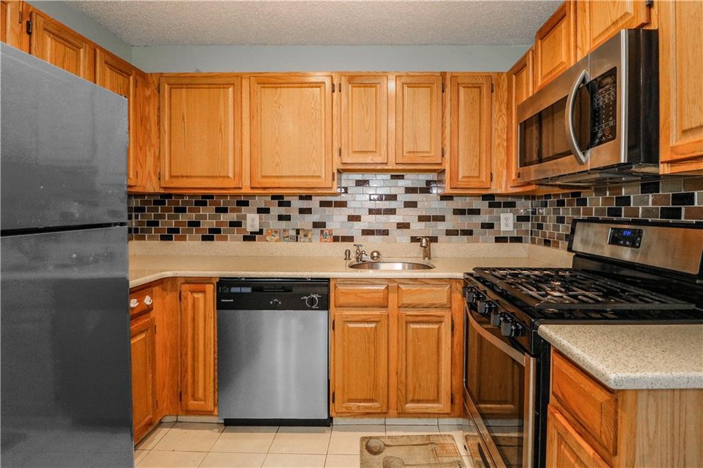 311 Prestwick Way - Photo 1