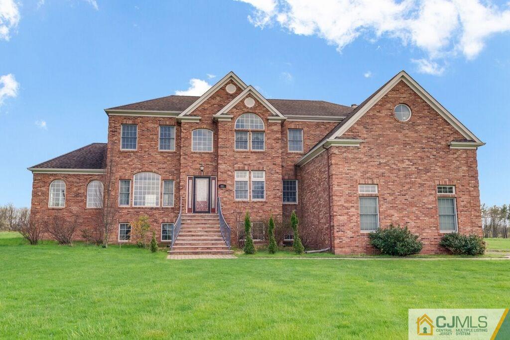 221 Everitts Road - Photo 1