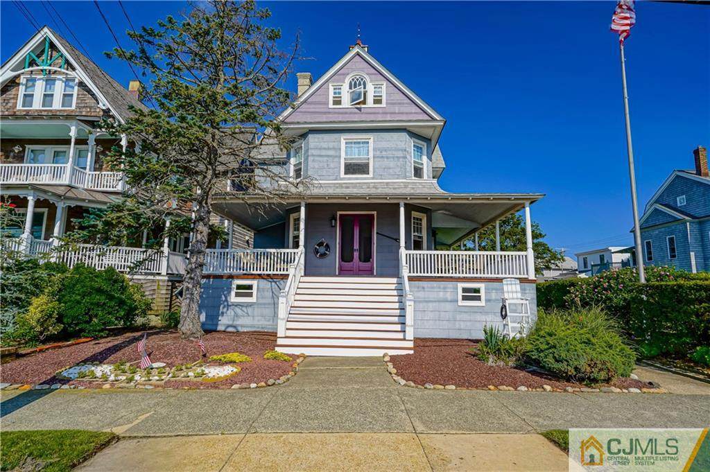 404 Bayview Avenue - Photo 1
