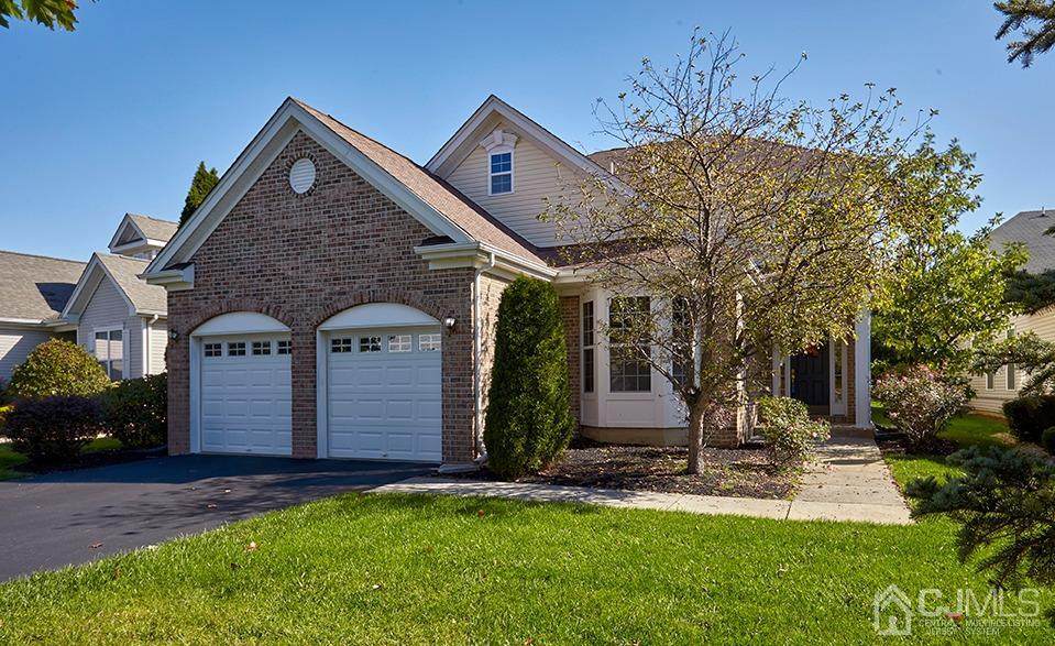 67 Lakehurst Way - Photo 1