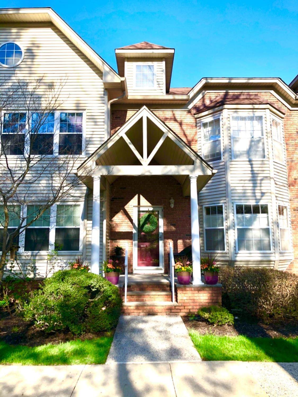 219 Amboy Avenue - Photo 1