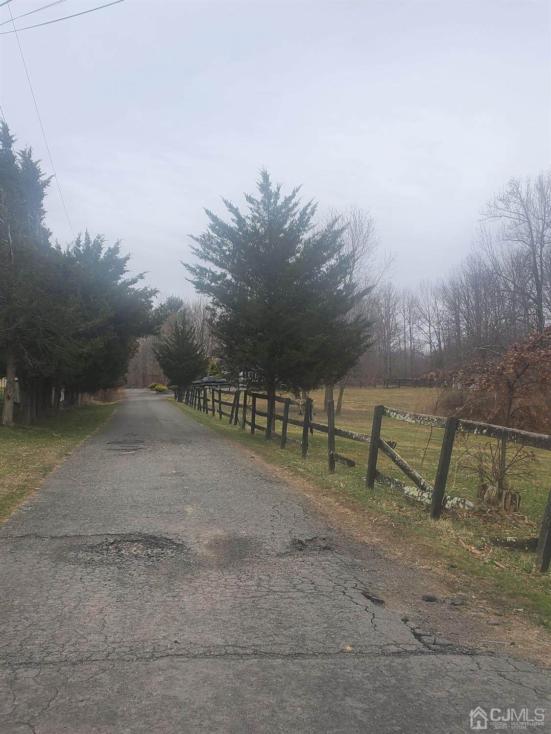 403 Schoolhouse Road - Photo 1
