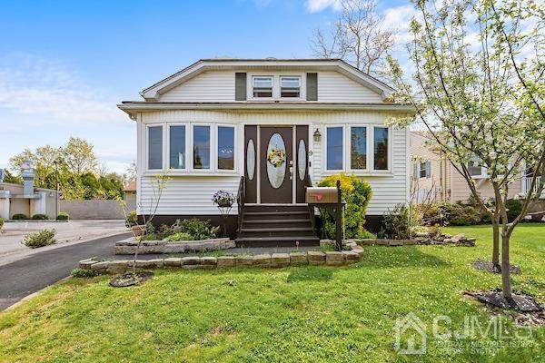 9 Louis Avenue - Photo 1