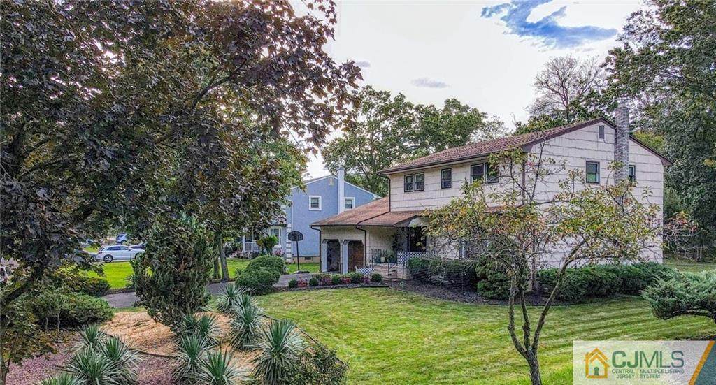 428 Brentwood Drive - Photo 1