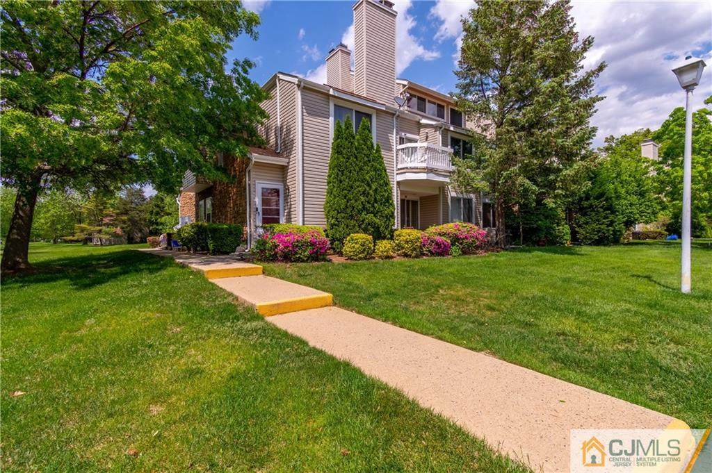 13 Chatham Square - Photo 1