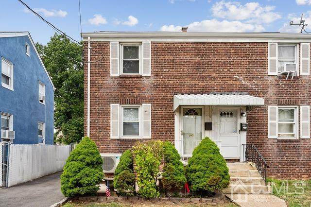 511 Green Street - Photo 1