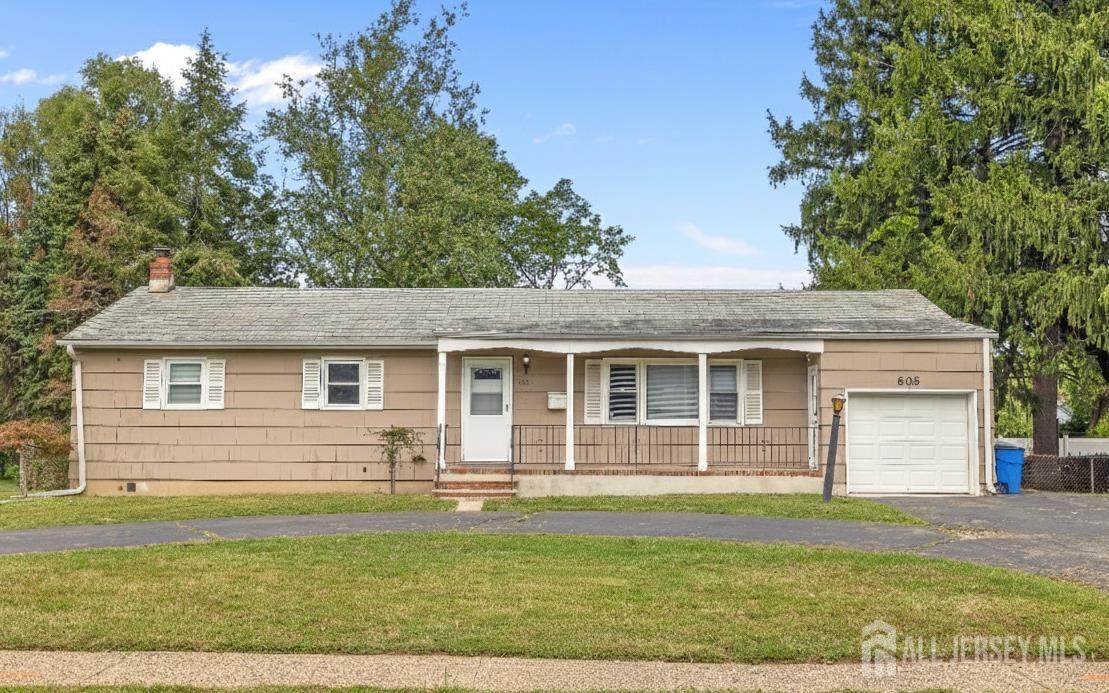 605 Oak Tree Avenue - Photo 1