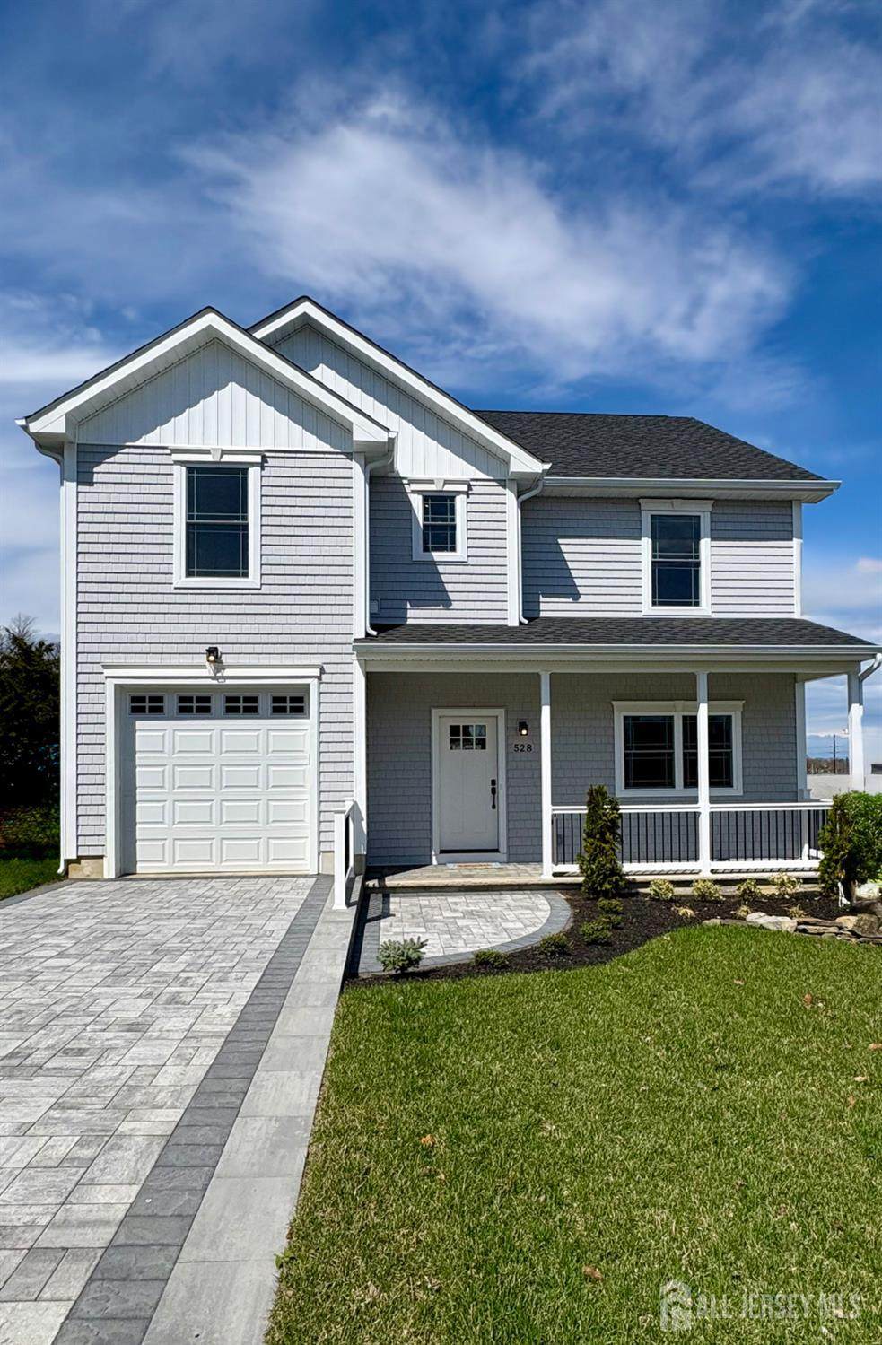 528 Catherine Street - Photo 1