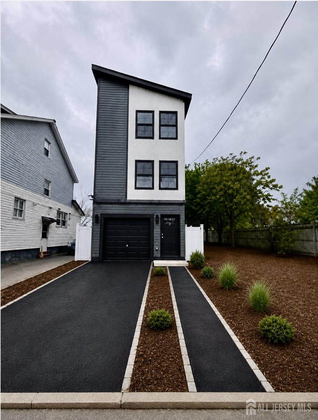 15 Chestnut Avenue - Photo 1