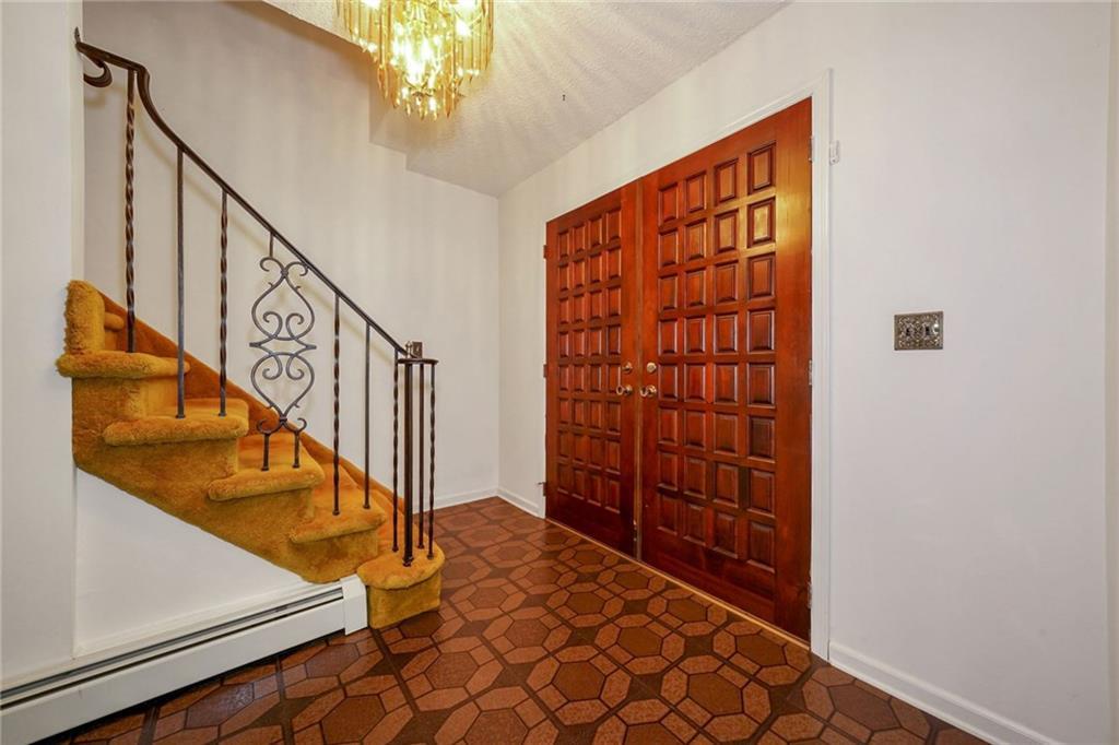 5 Sussex Court - Photo 1