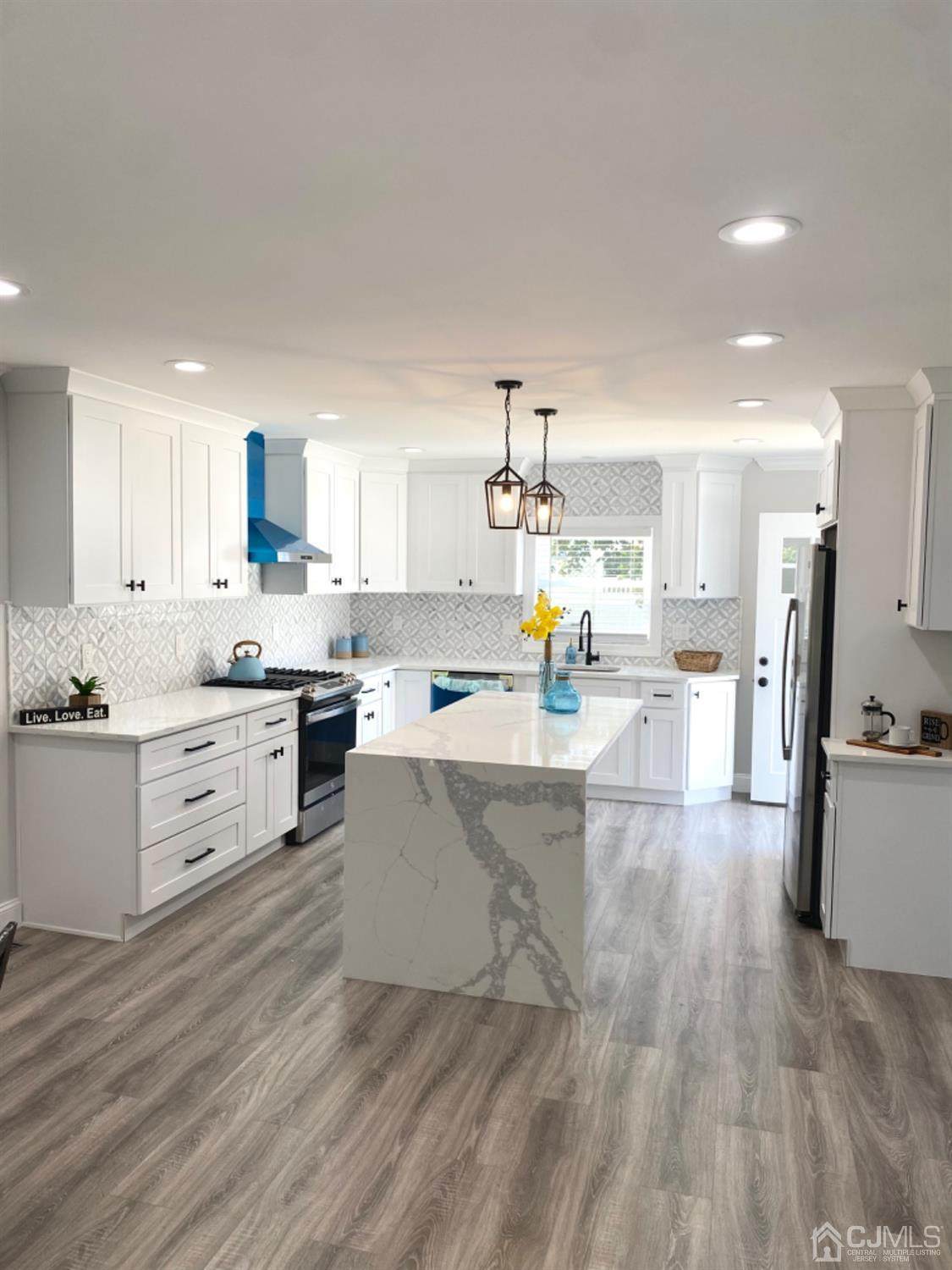426 Railroad Avenue - Photo 1