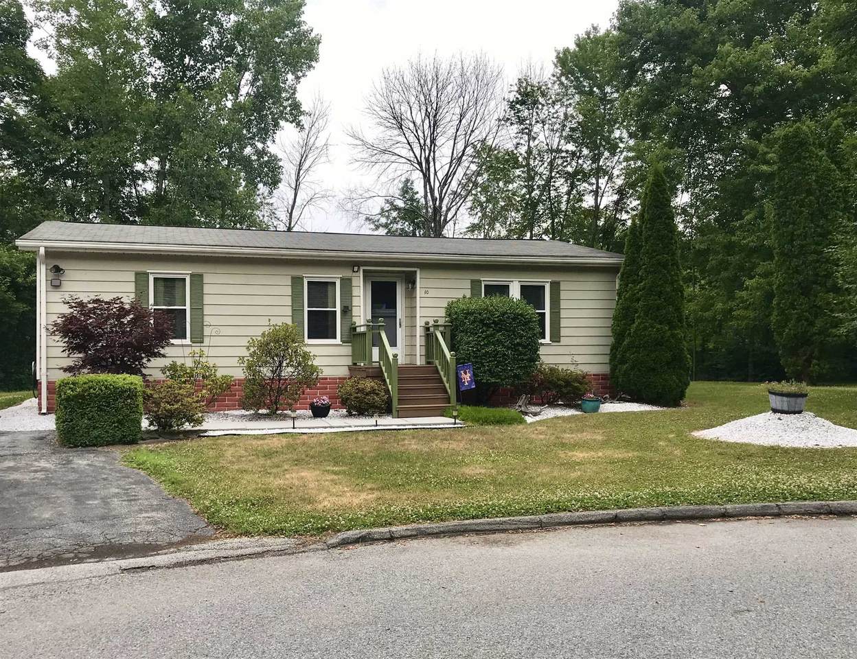 10 Leisure Ln - Photo 1
