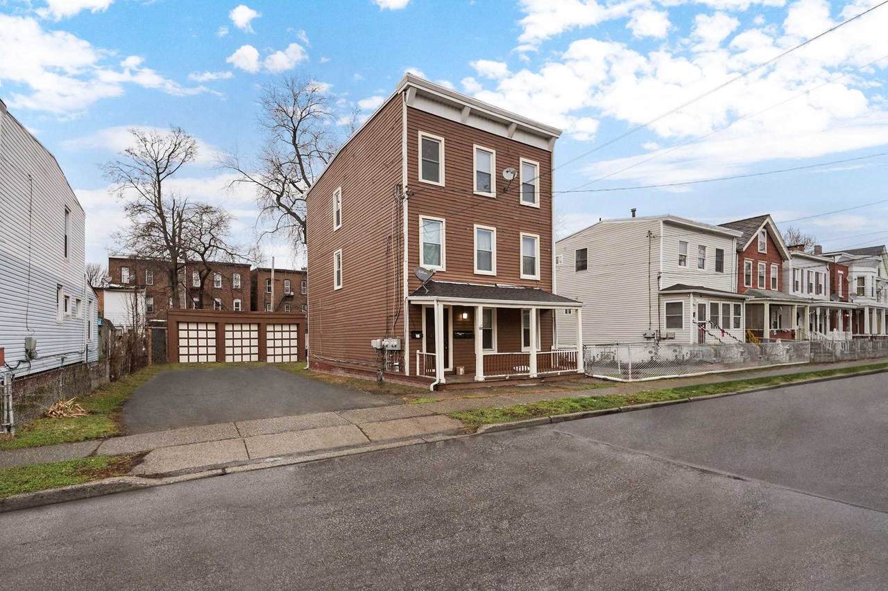 100 Courtney Ave - Photo 1