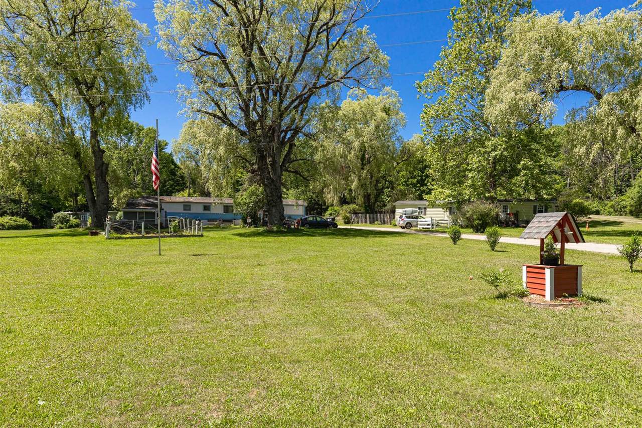 716 Little Ln - Photo 1