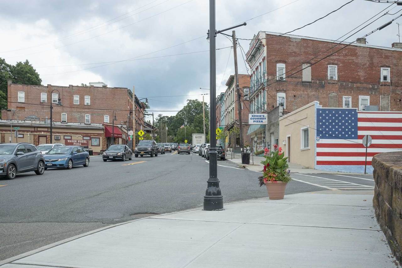2665 Main St - Photo 1