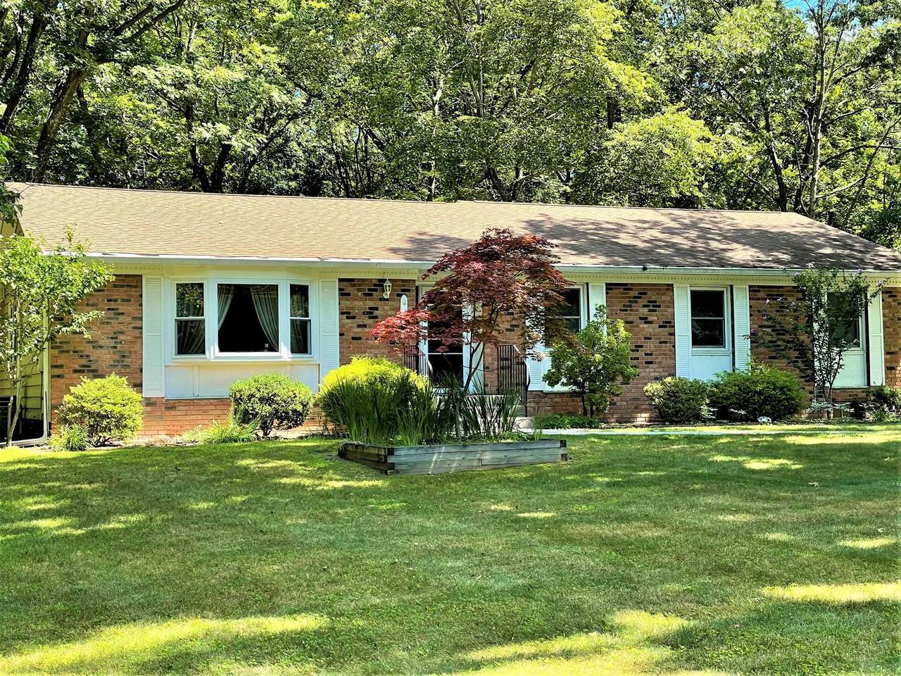 3 Geneva Dr - Photo 1