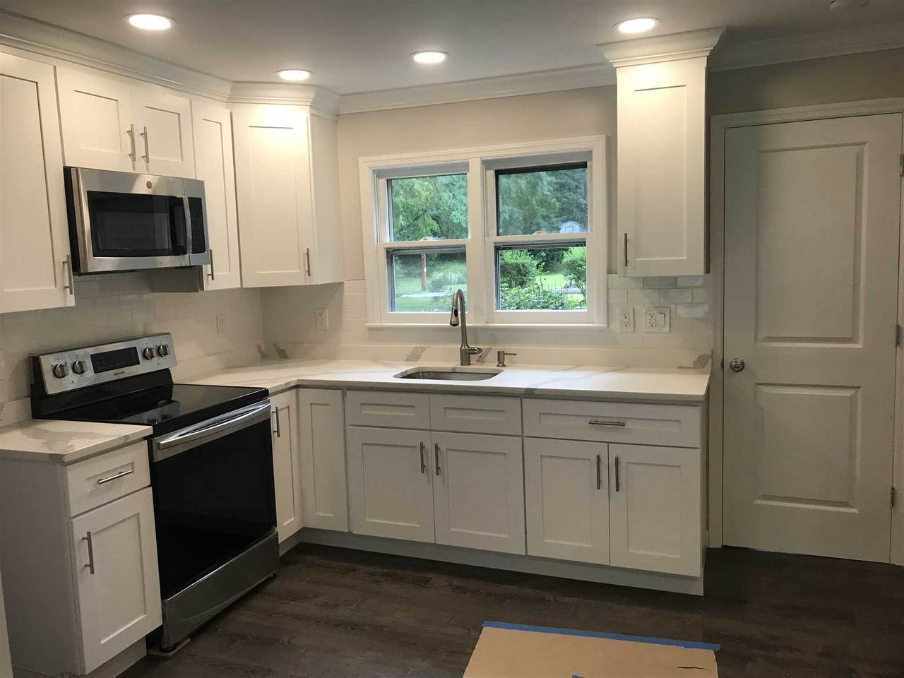 42 South Ter - Photo 1