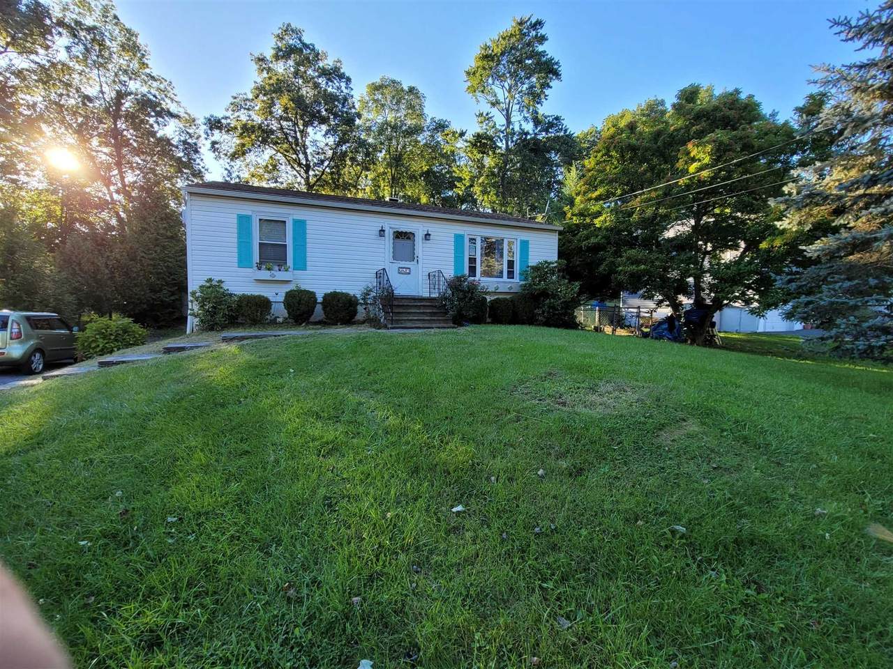 121 Ray Blvd - Photo 1
