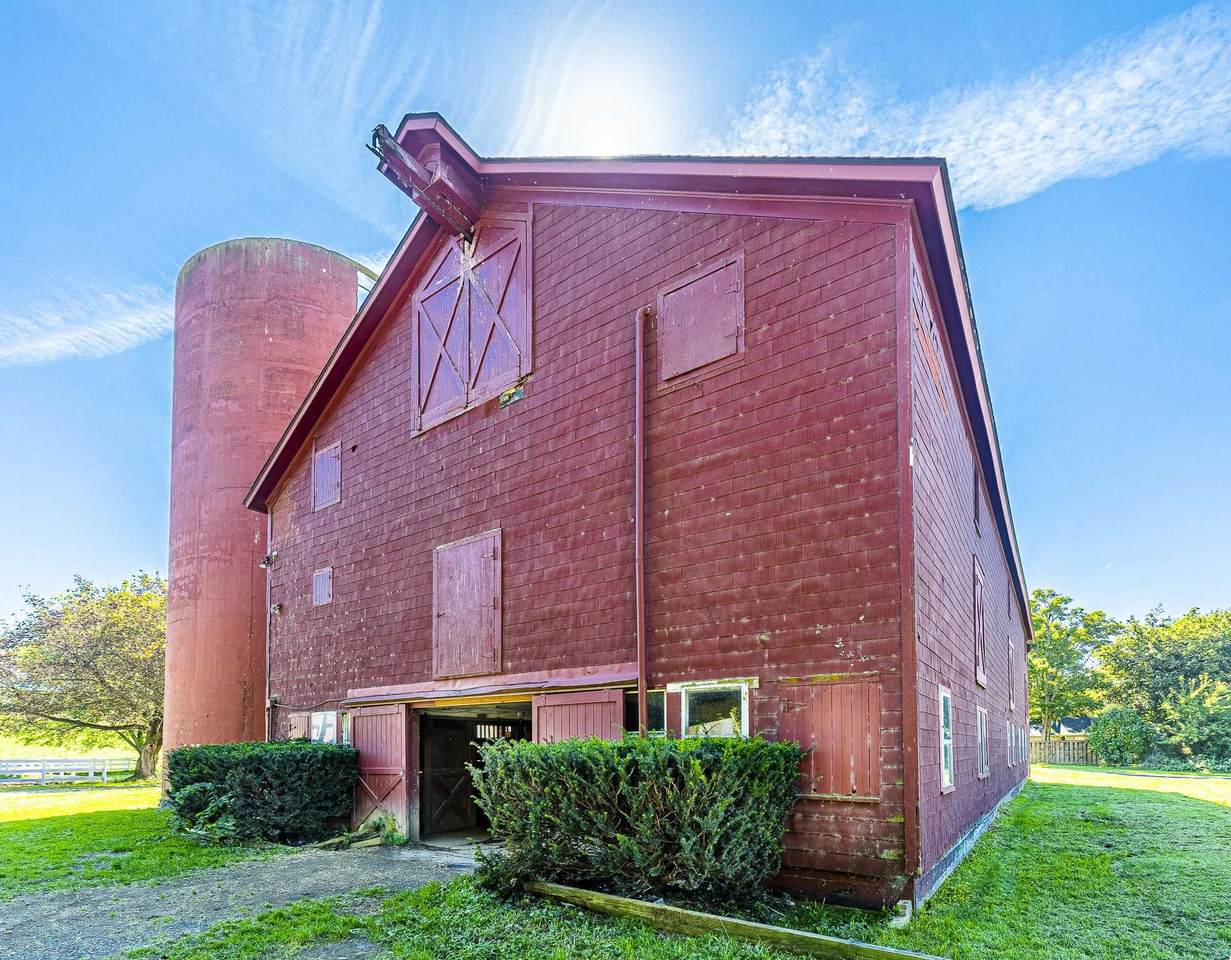 546 Carpenter Hill Road - Photo 1
