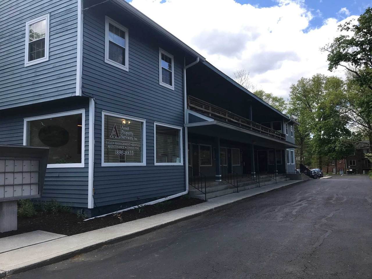 1065 Main St - Photo 1