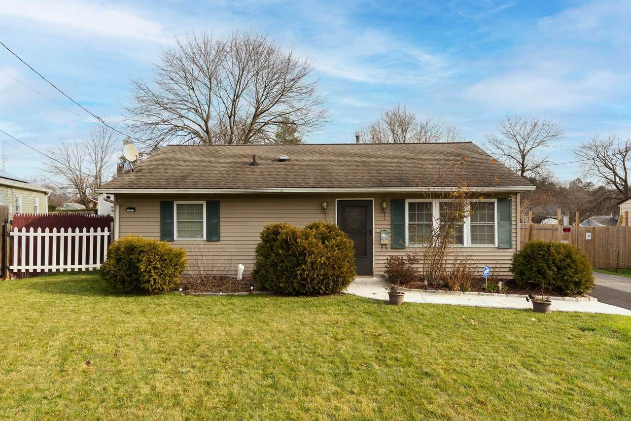 208 Violet Ave - Photo 1