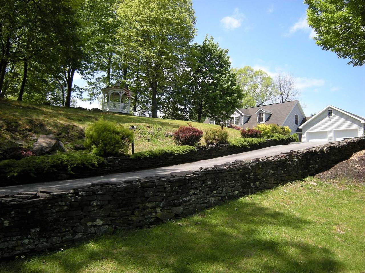 4 Seymour Dr - Photo 1