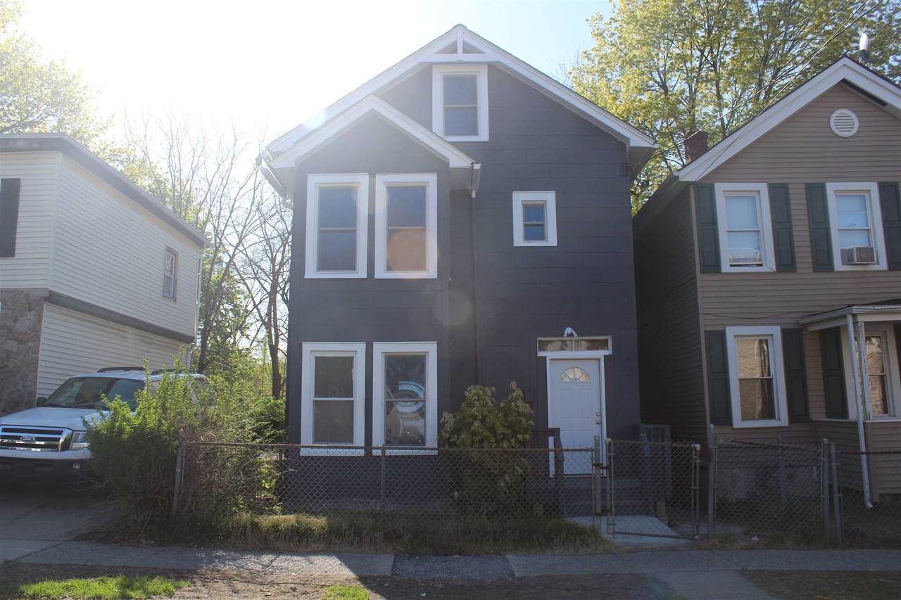 194 Winnikee St - Photo 1