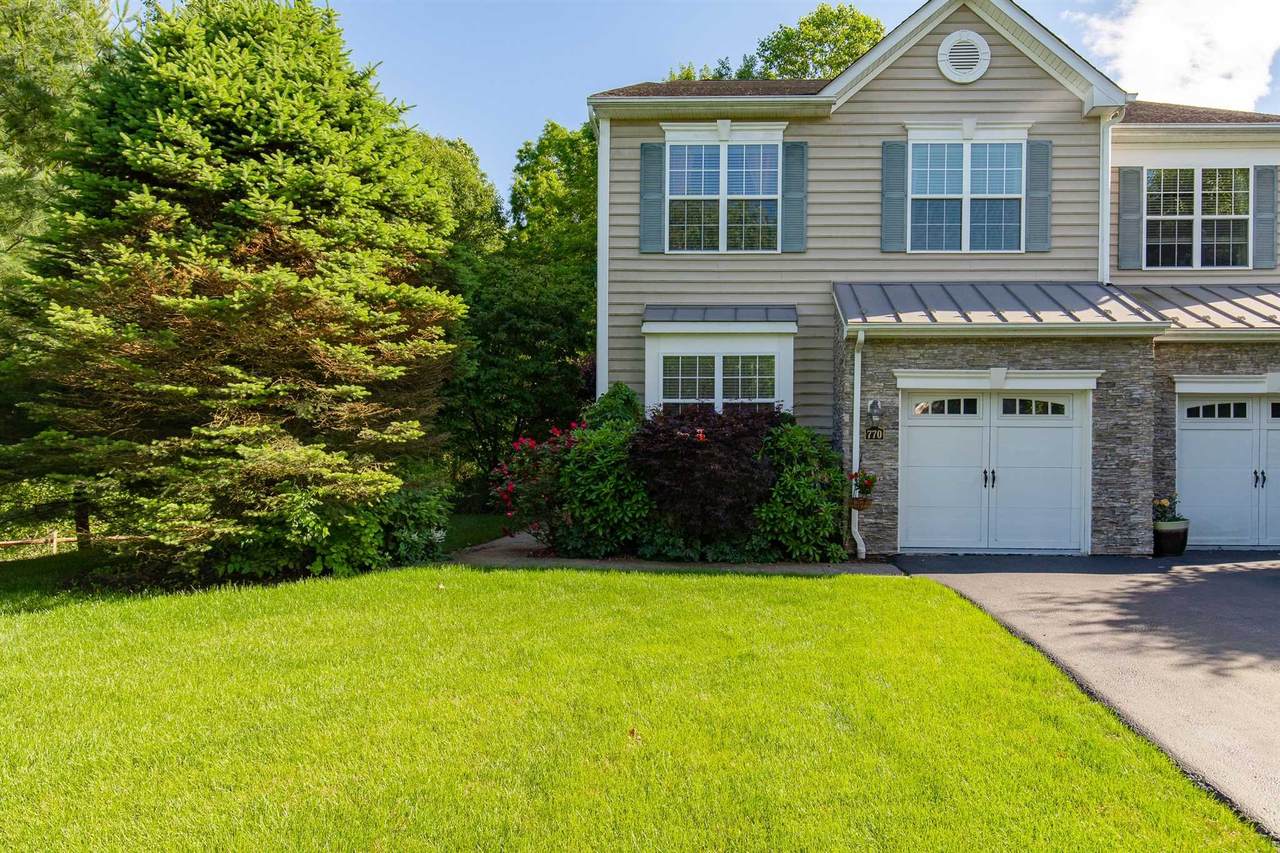 770 Huntington Dr - Photo 1